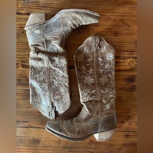 Twisted X Steppin out 16” floral boots